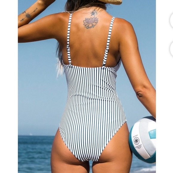 Cupshe Women's Tummy Control Stripe V Neck One Piece Swimsuit Size S - Picture 3 of 11